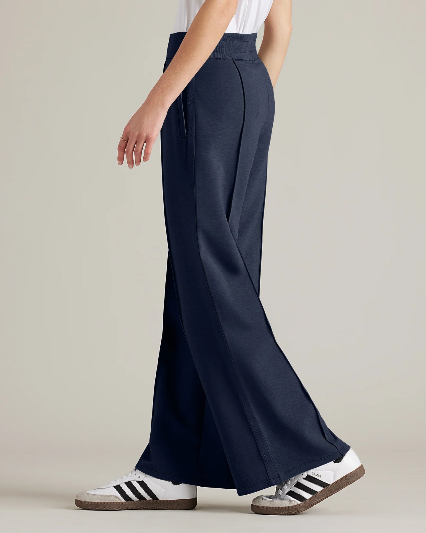 DreamGlow Trouser