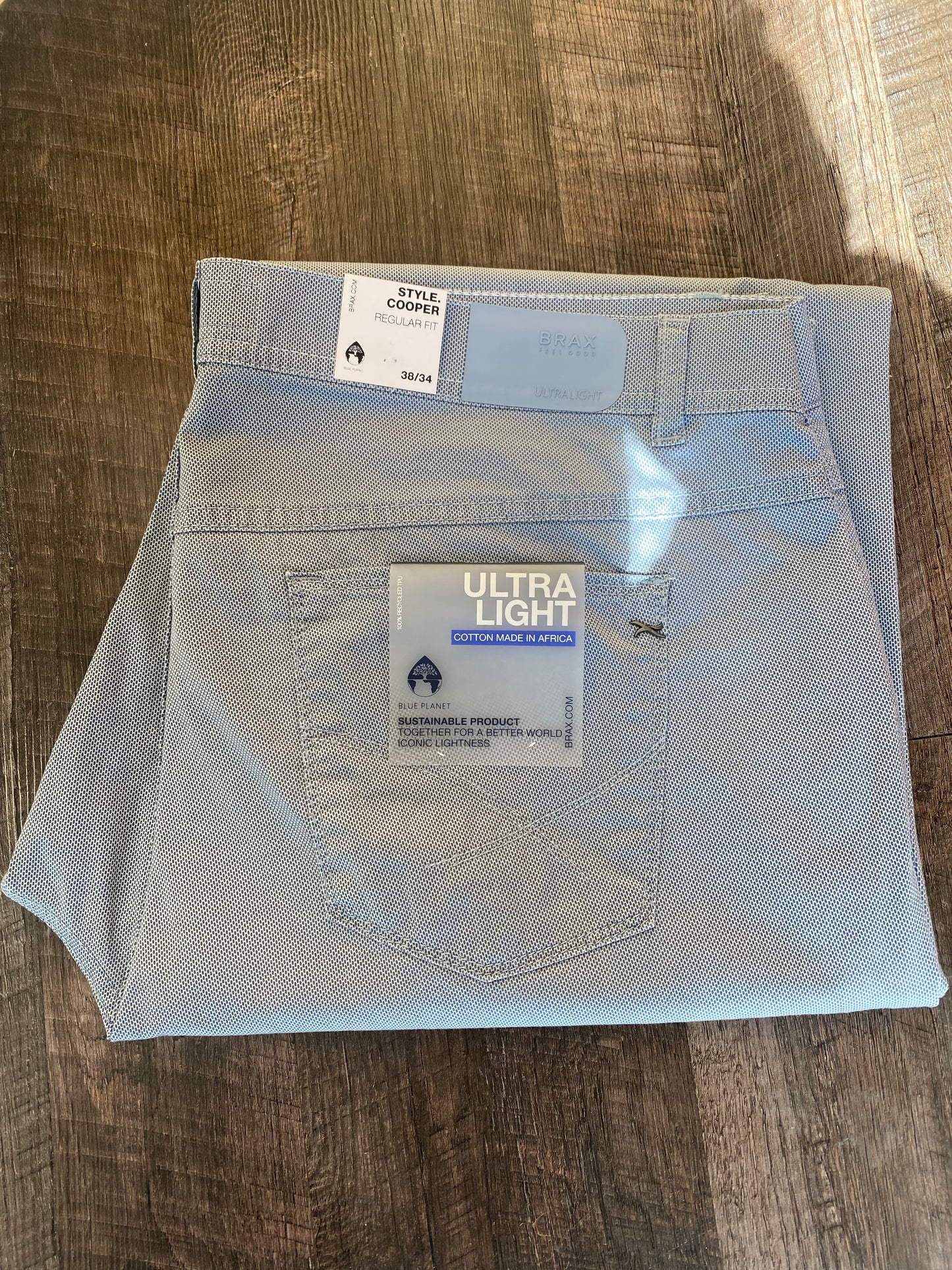 Cooper Jeans in Ultra Light