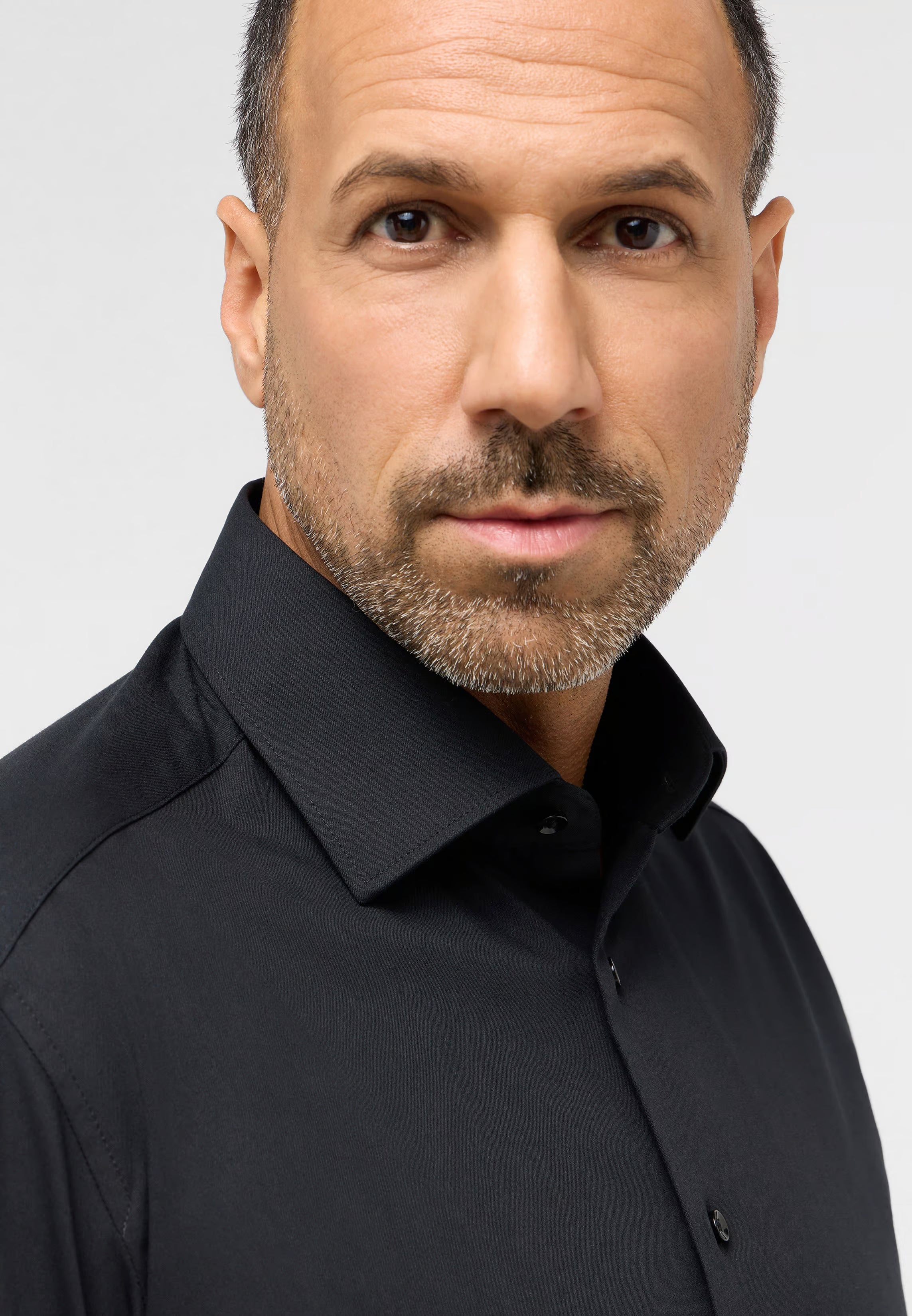 Modern Fit Performance Dress Shirt