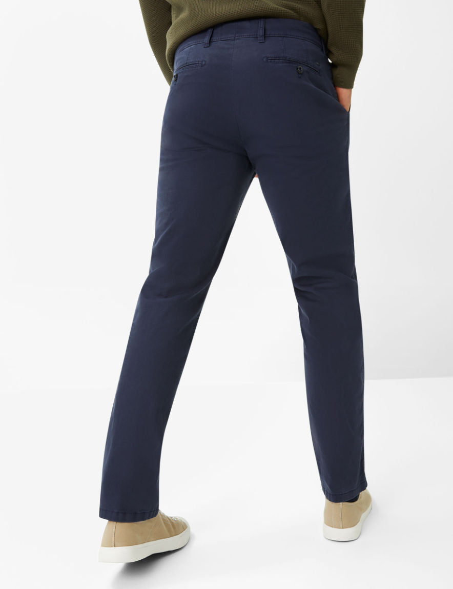 Triple Stone: Flat-Front Pants in Regular Fit