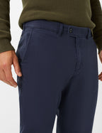 Triple Stone: Flat-Front Pants in Regular Fit