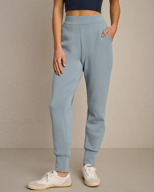 DreamGlow Tapered Pant