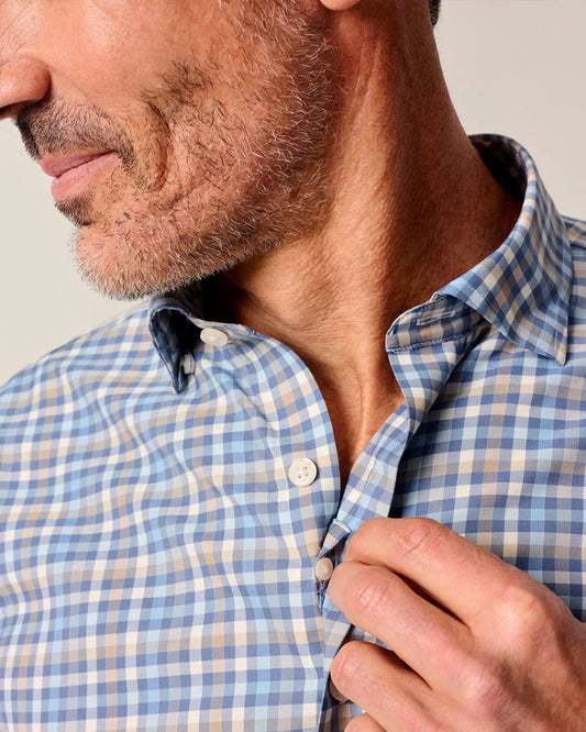 Olie Featherweight Performance Shirt