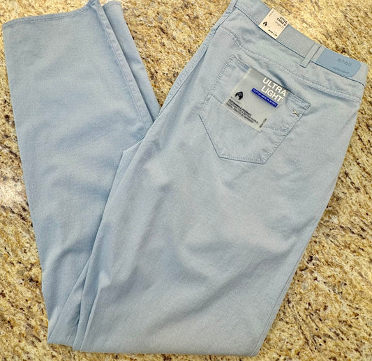 Cadiz Jeans in Ultra Light