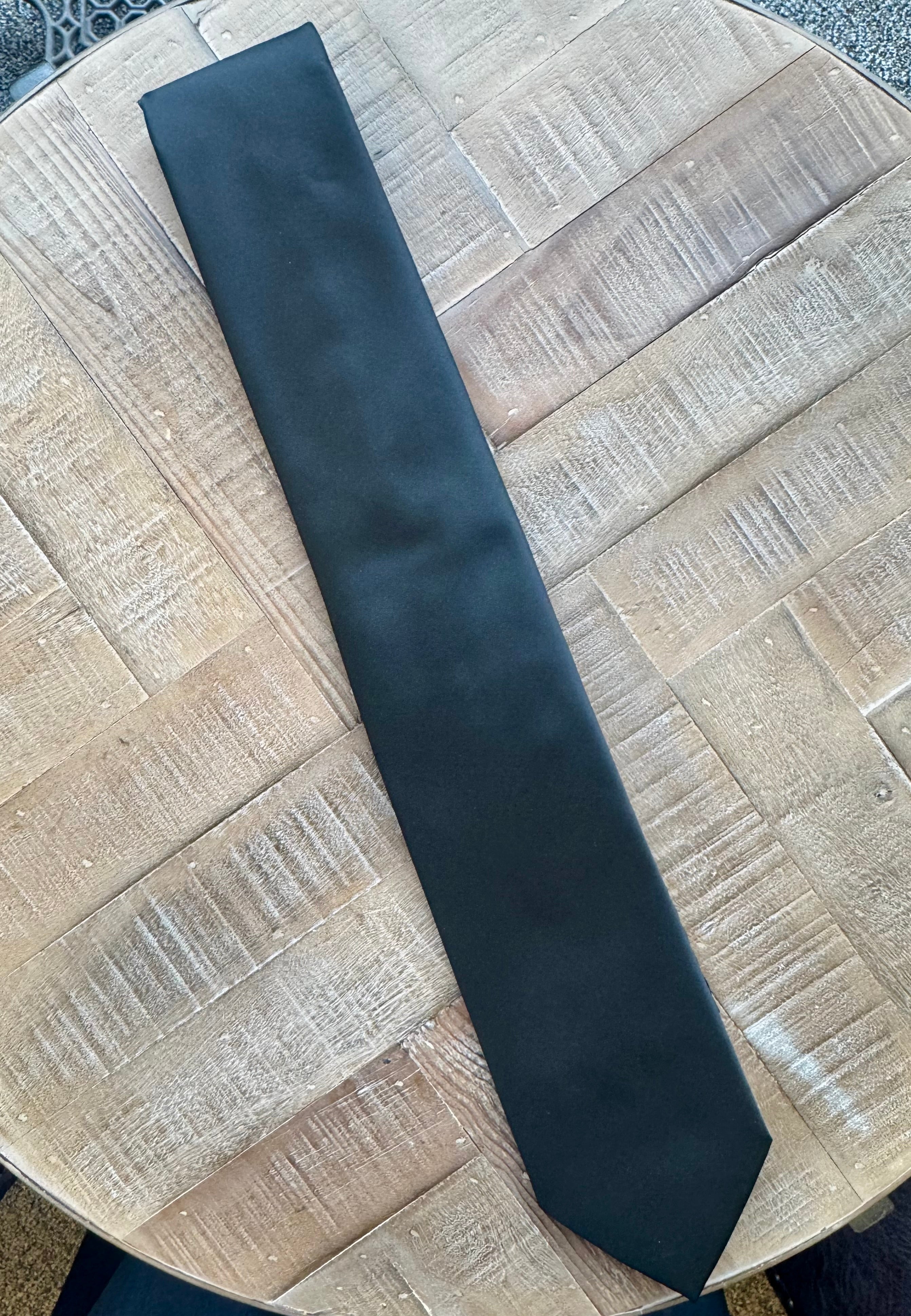 Micro Tech XL Tie & Hanky Set