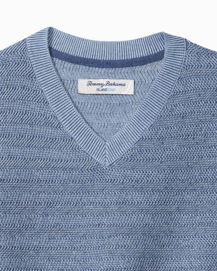 Coolside Course V-Neck