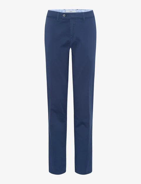 Hi Flex: Flat-Front Pants in Regular Fit