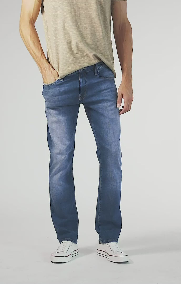 Zach Straight Leg Jeans - Mid Brushed Organic Move